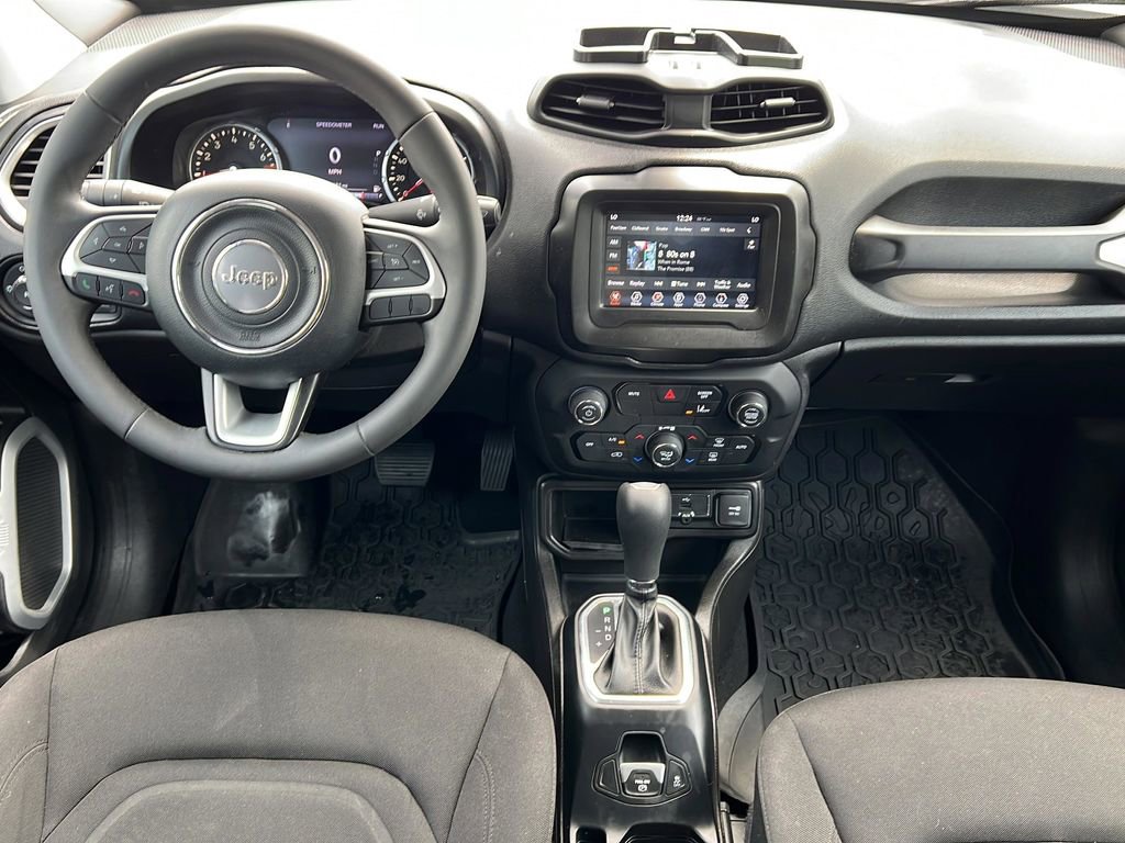 Used 2021 Jeep Renegade Latitude FWD image 14