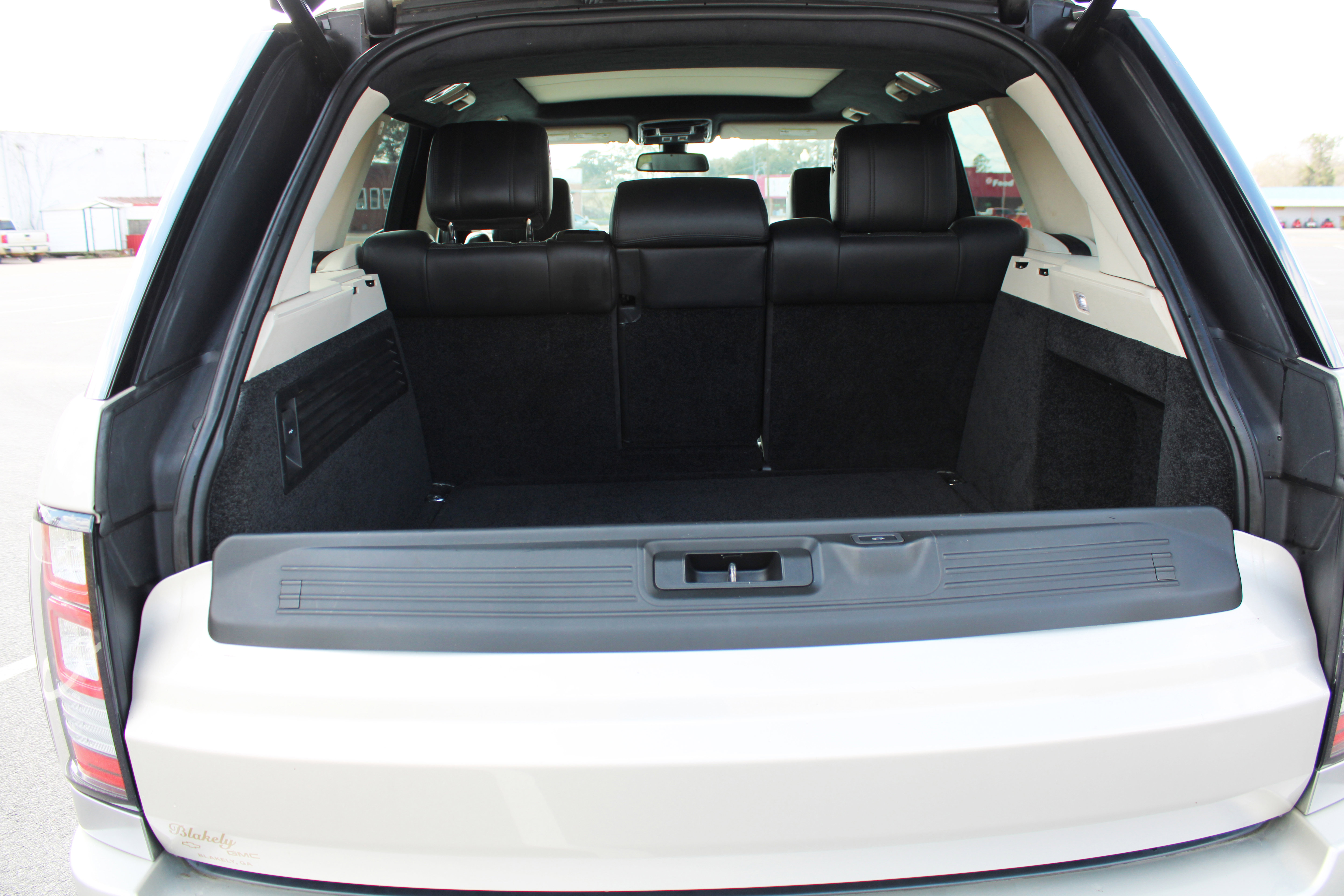 Used 2014 Land Rover Range Rover HSE image 6