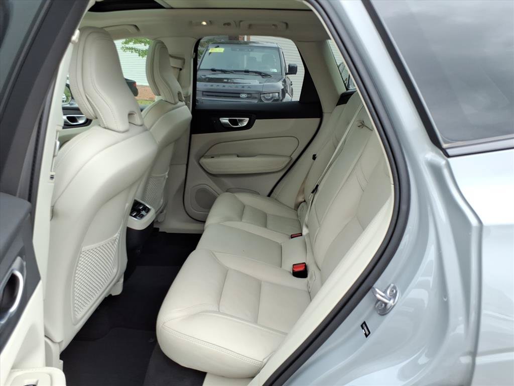 Certified 2024 Volvo XC60 B5 Ultimate w/ Climate Package AWD/4WD image 13