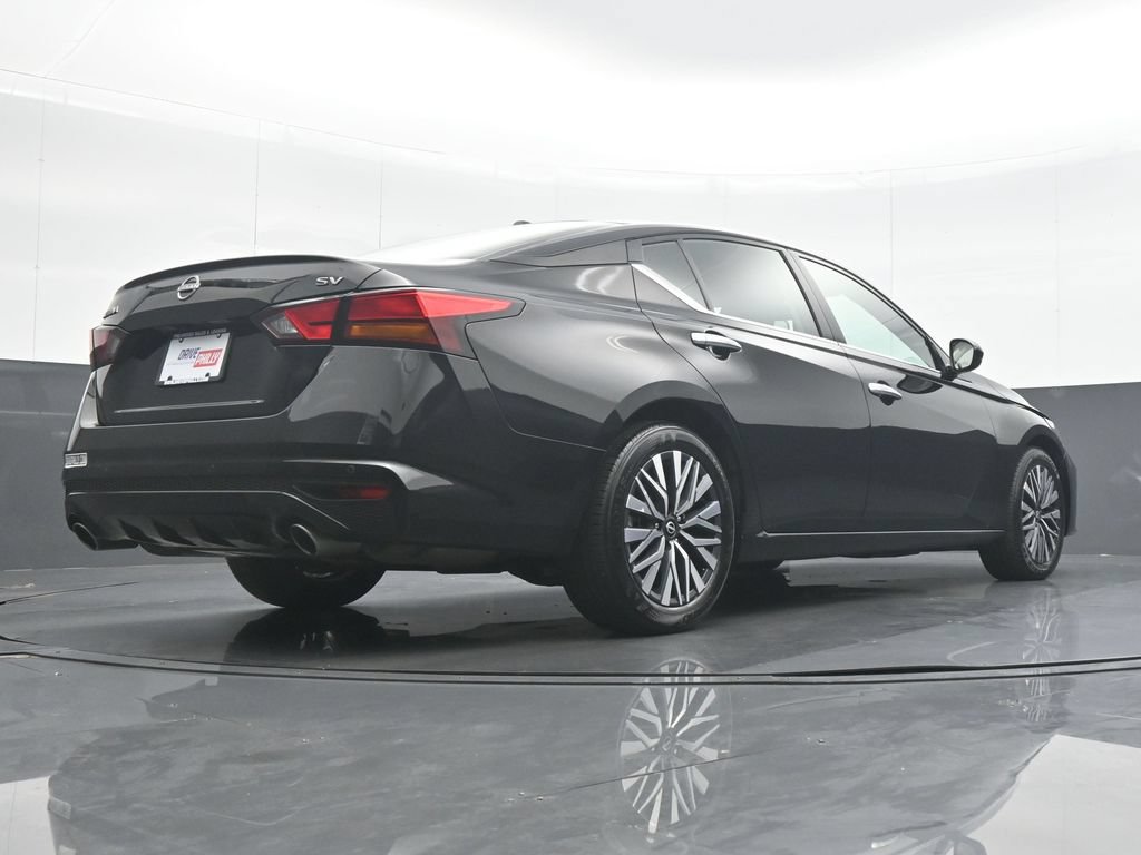 Used 2024 Nissan Altima 2.5 SV w/ SV Premium Package FWD image 30