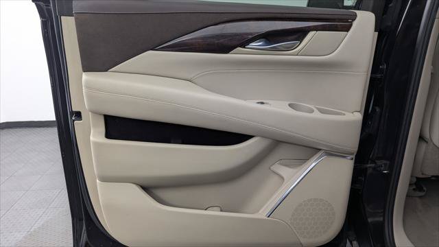 Used 2015 Cadillac Escalade ESV Premium RWD image 17