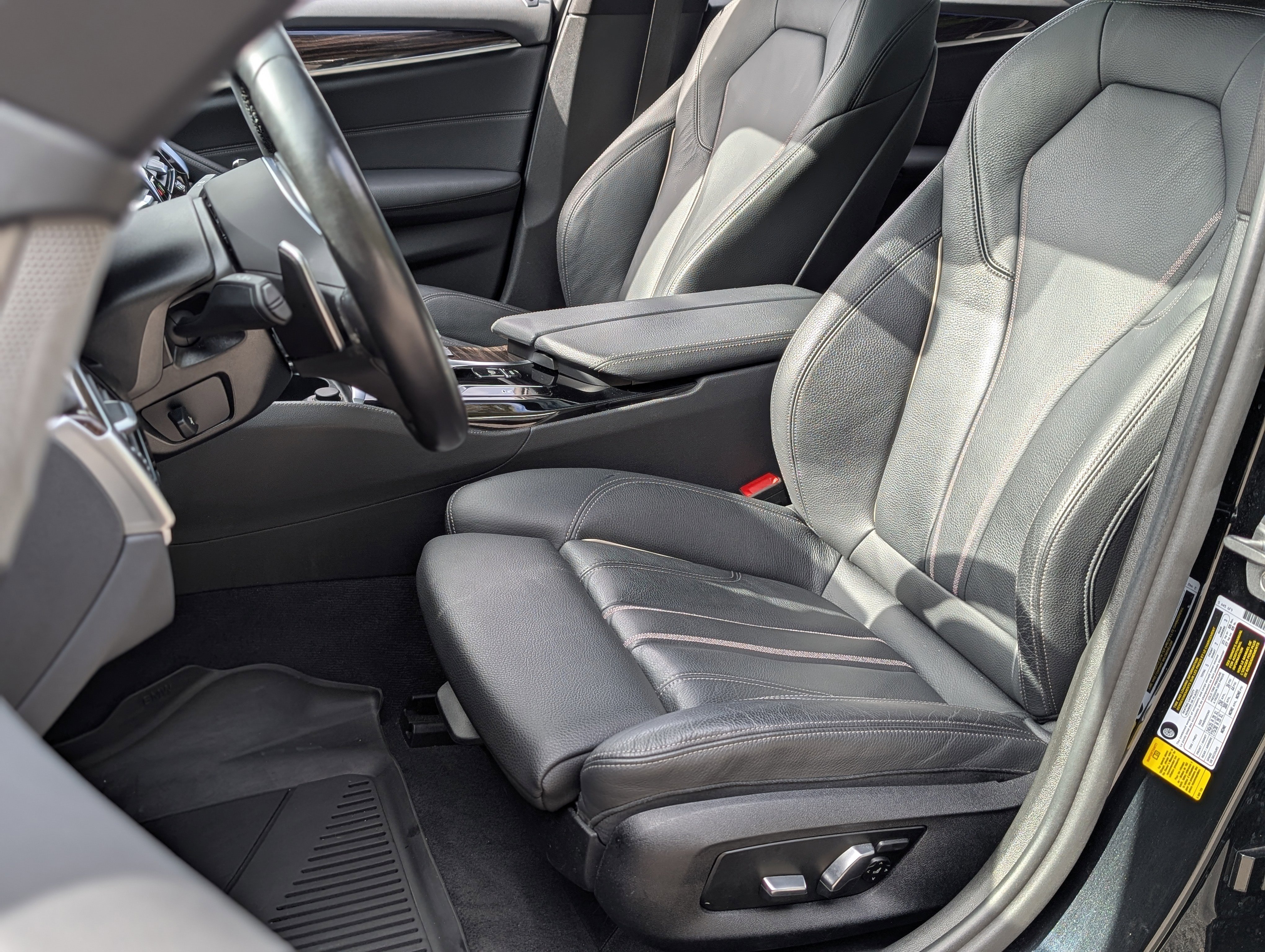 Used 2022 BMW 530i w/ M Sport Package image 18