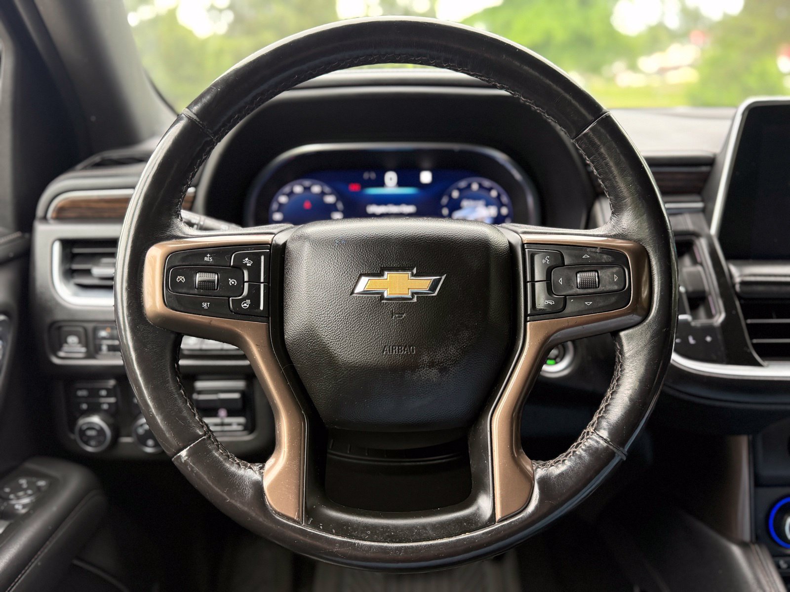 Used 2022 Chevrolet Suburban High Country AWD/4WD image 25