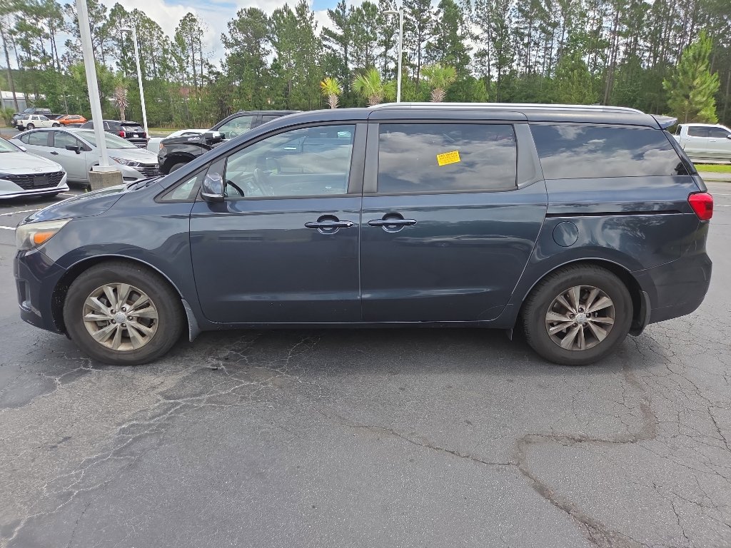 Used 2016 Kia Sedona LX w/ LX Essentials Premium Package FWD image 3