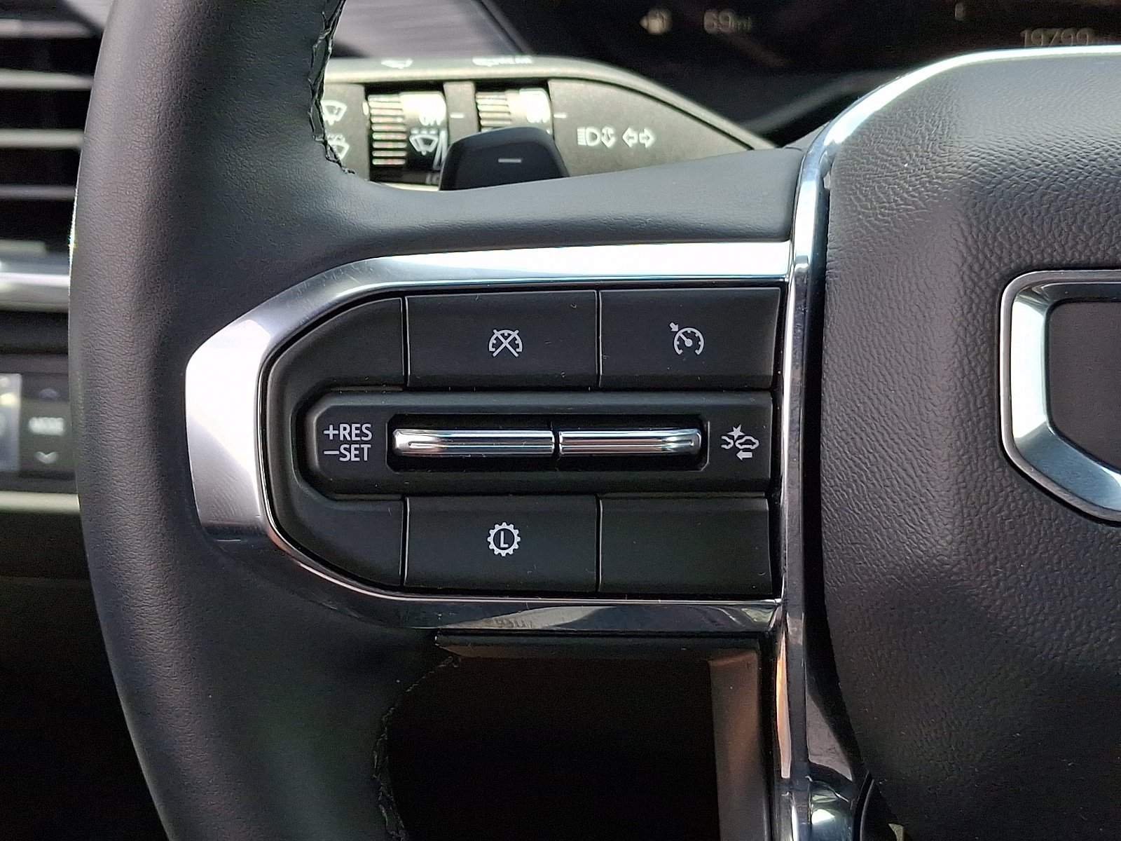 Used 2025 GMC Acadia Elevation FWD image 22