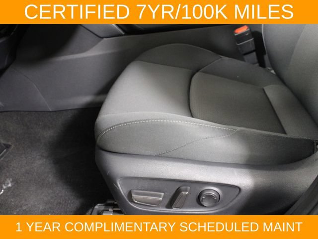 Used 2024 Toyota Venza LE AWD/4WD image 18