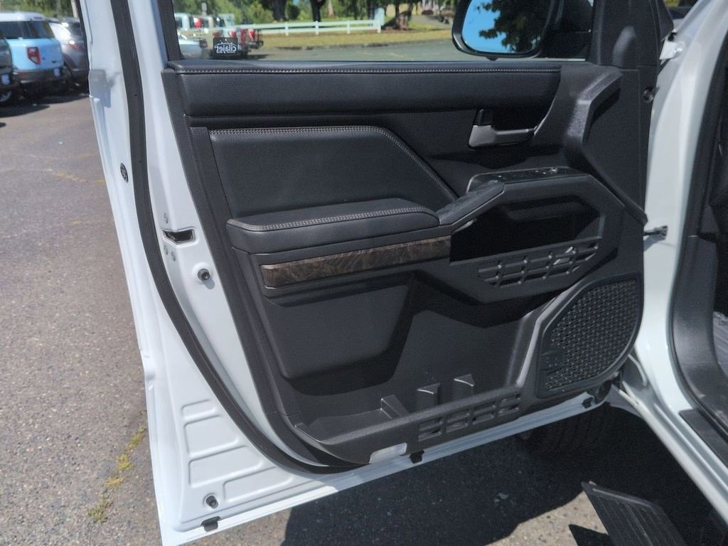 Used 2024 Toyota Tacoma Limited w/ Limited Package (LT) AWD/4WD image 9
