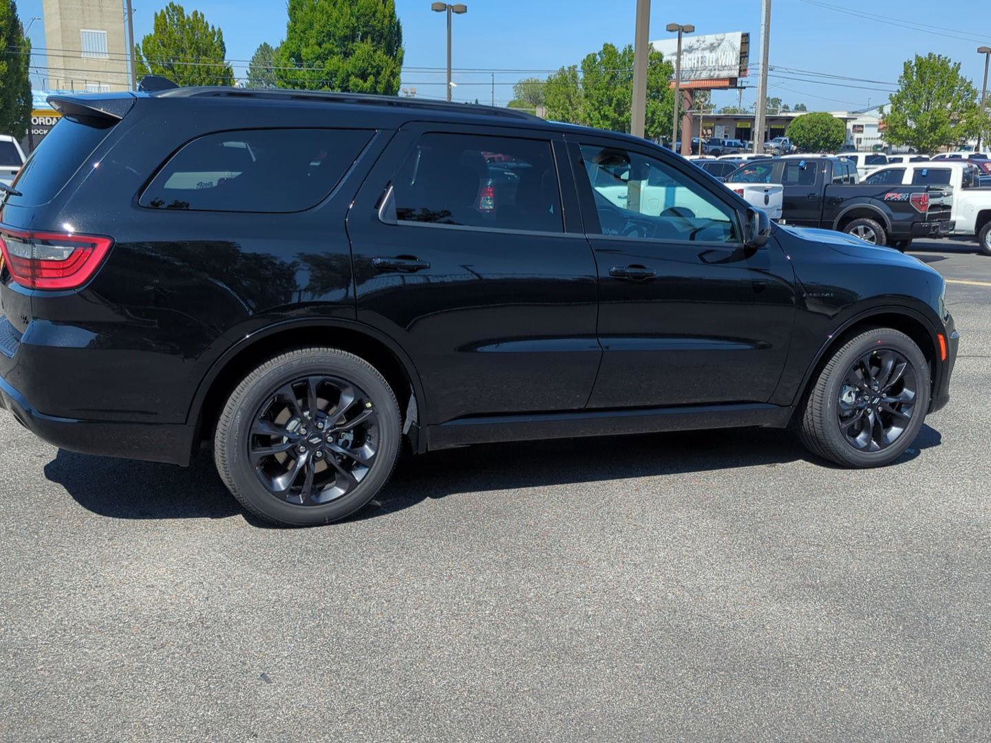 New 2025 Dodge Durango R/T w/ Blacktop Package AWD/4WD image 7