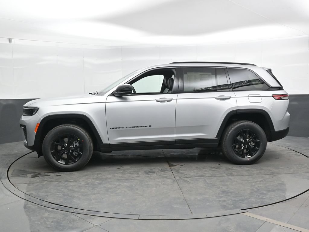 New 2026 Jeep Grand Cherokee Altitude AWD/4WD image 10