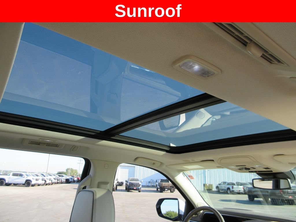 Used 2023 GMC Yukon XL Denali AWD/4WD image 16