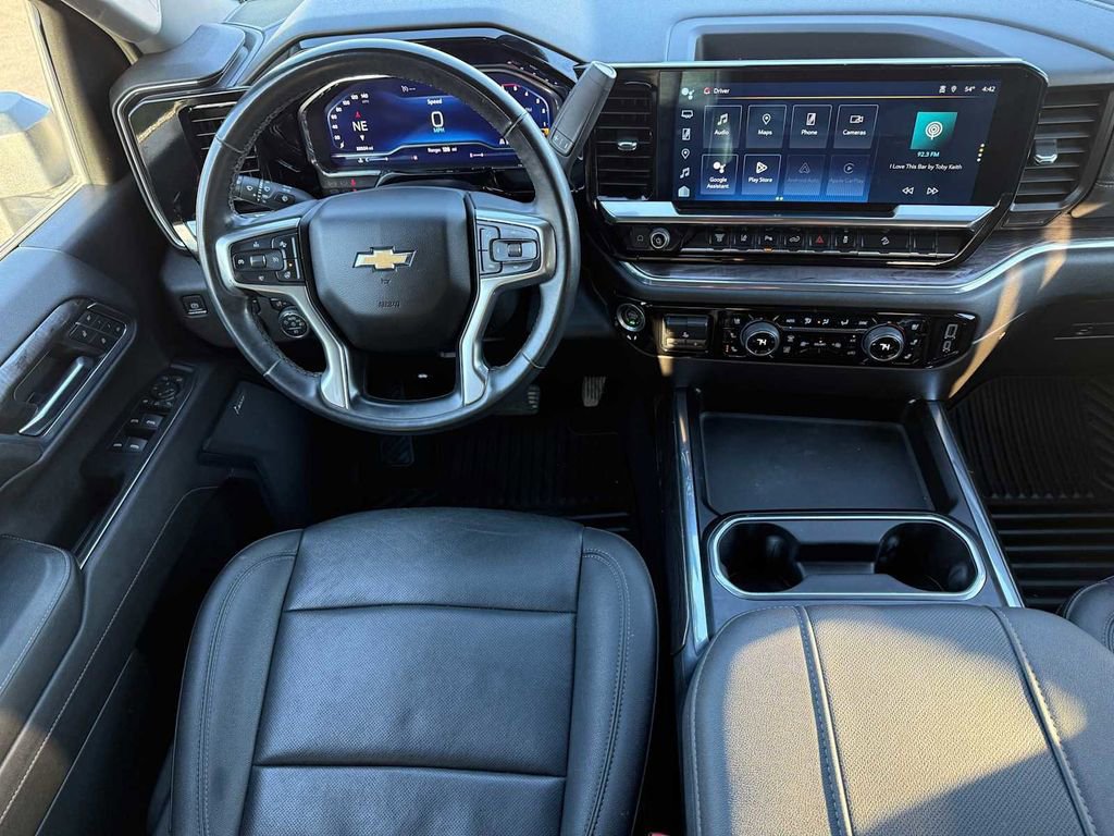 Used 2024 Chevrolet Silverado 2500 LTZ w/ LTZ Convenience Package AWD/4WD image 30