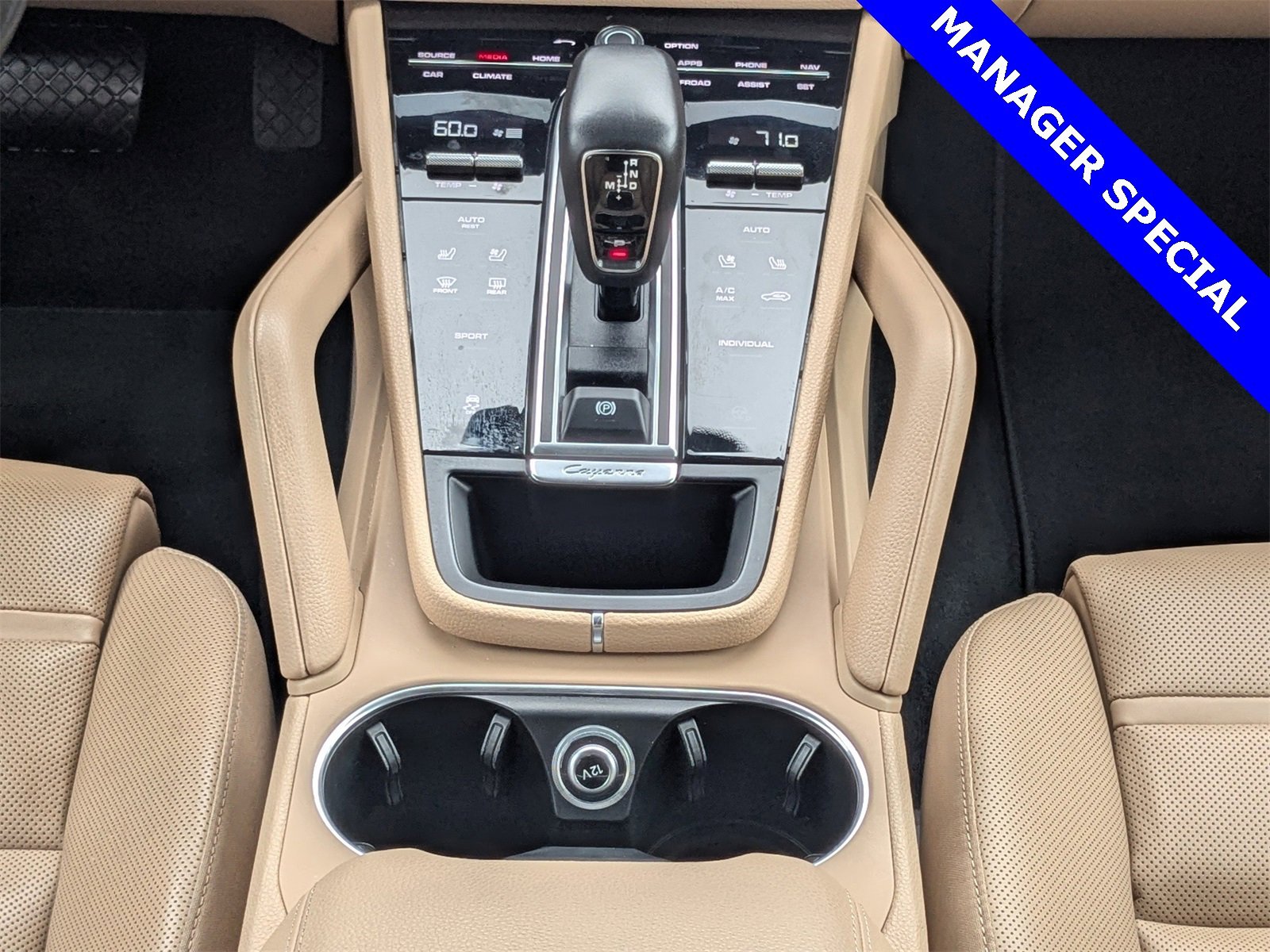 Used 2023 Porsche Cayenne Platinum Edition image 21