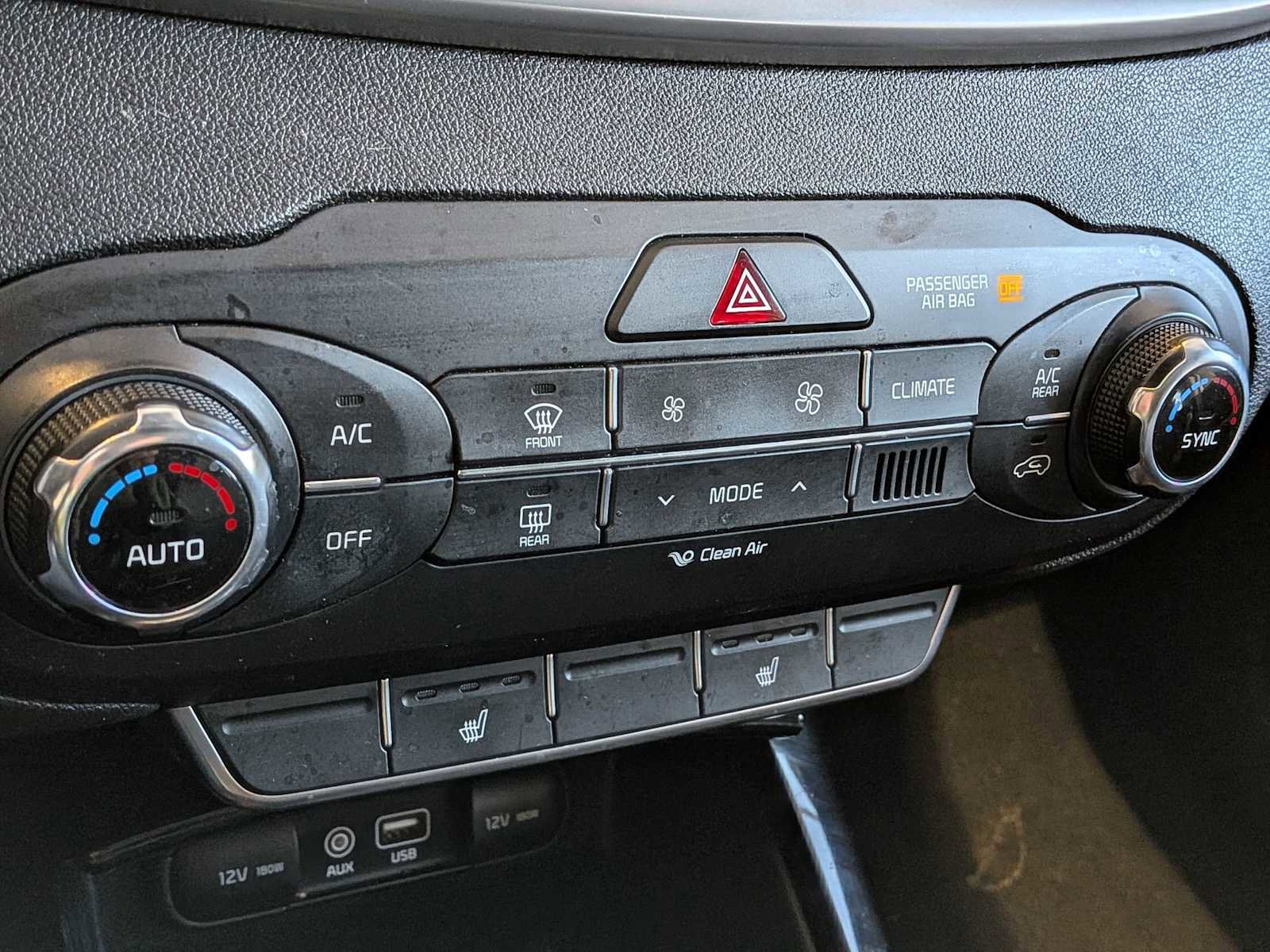 Used 2018 Kia Sorento SX image 32