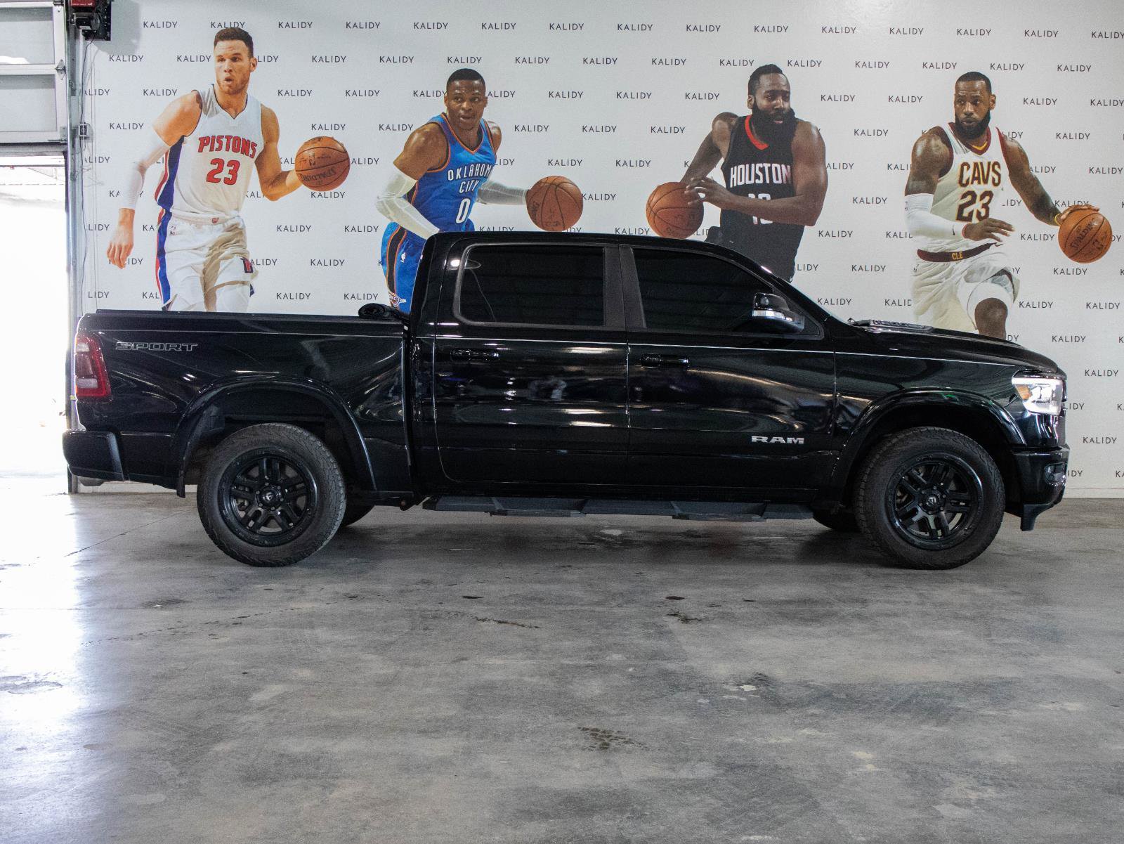 Used 2021 RAM 1500 Laramie w/ Sport Appearance Package image 18