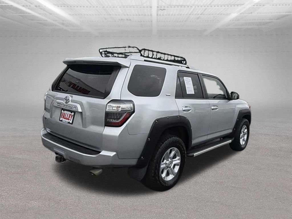 Used 2018 Toyota 4Runner SR5 AWD/4WD image 13
