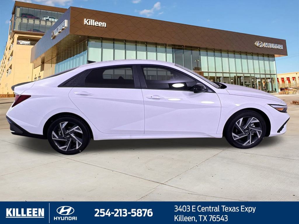 Used 2025 Hyundai Elantra Sport FWD image 10