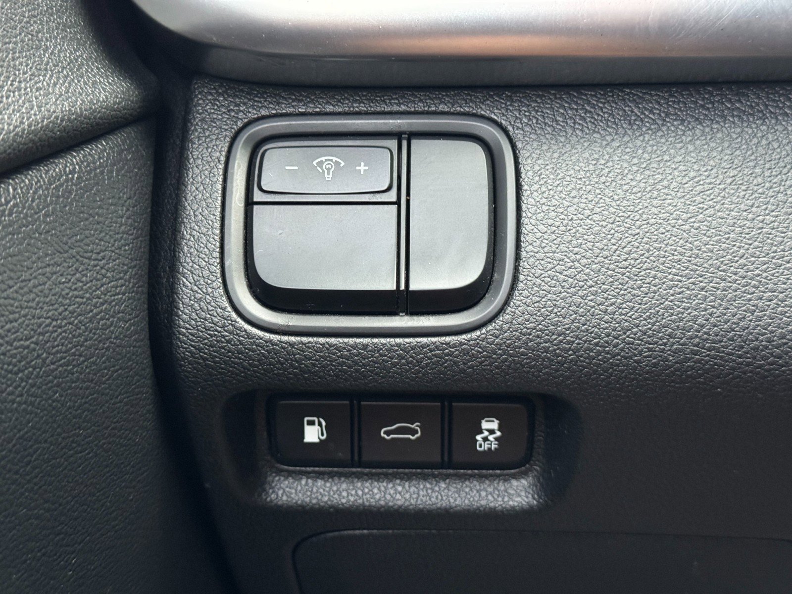 Used 2018 Kia Optima EX image 16