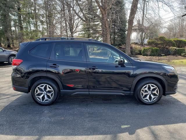 Certified 2023 Subaru Forester Premium image 2