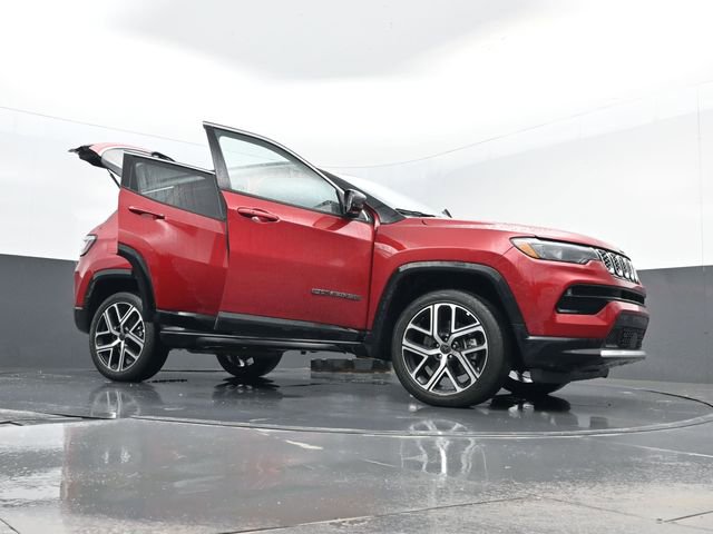 Used 2025 Jeep Compass Limited w/ Elite Group image 34