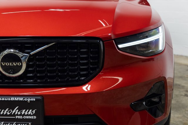 Used 2024 Volvo XC40 B5 Ultimate w/ Protection Package Premier image 7