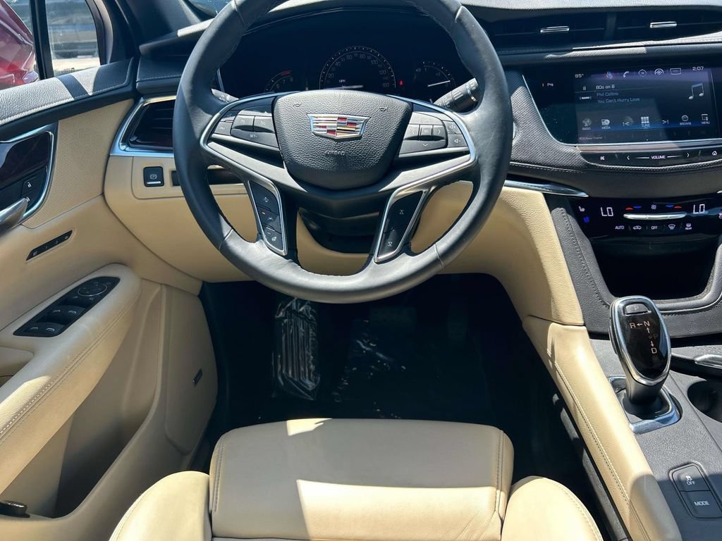Used 2017 Cadillac XT5 Premium Luxury FWD image 12