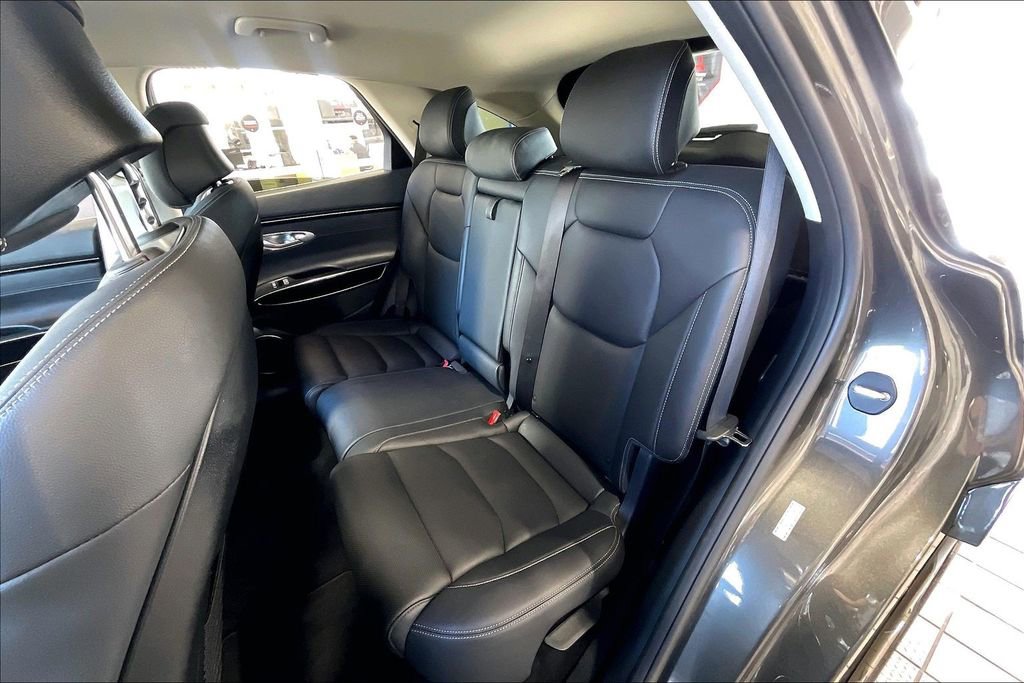 Used 2025 Genesis GV70 2.5T image 14