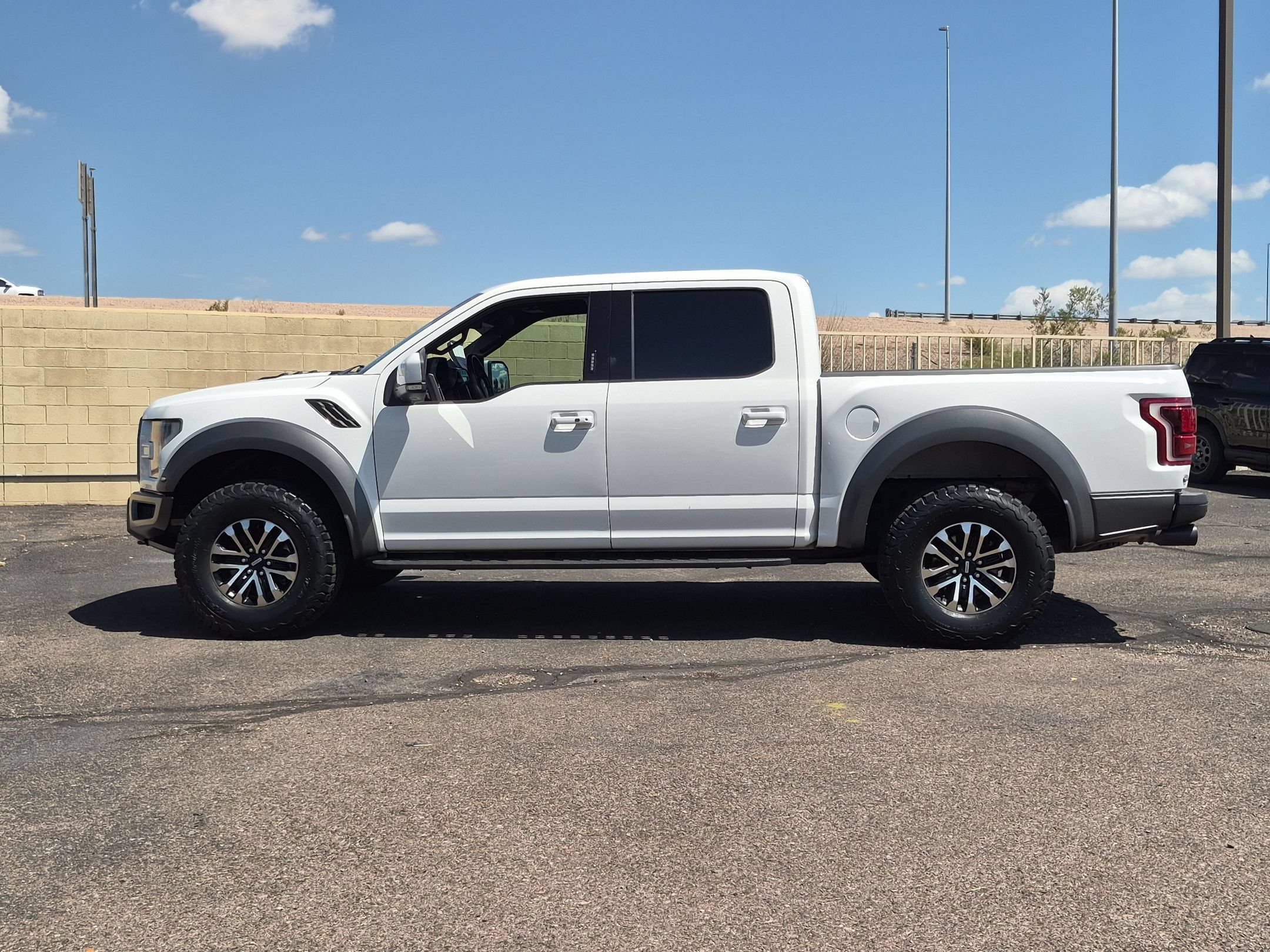 Used 2020 Ford F150 Raptor w/ Equipment Group 802A Luxury AWD/4WD image 9