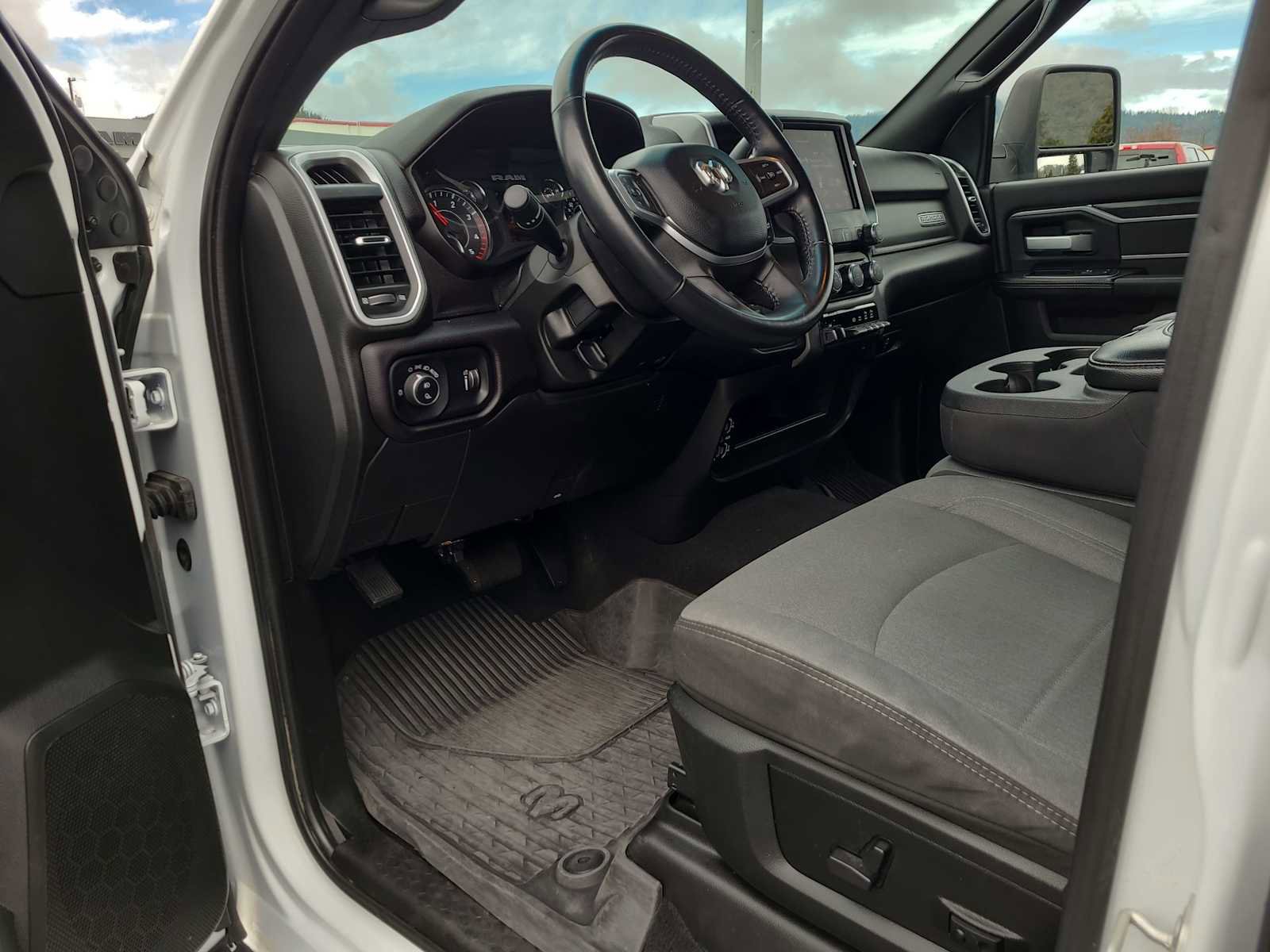 Used 2024 RAM 2500 Big Horn w/ Off Road Package image 10