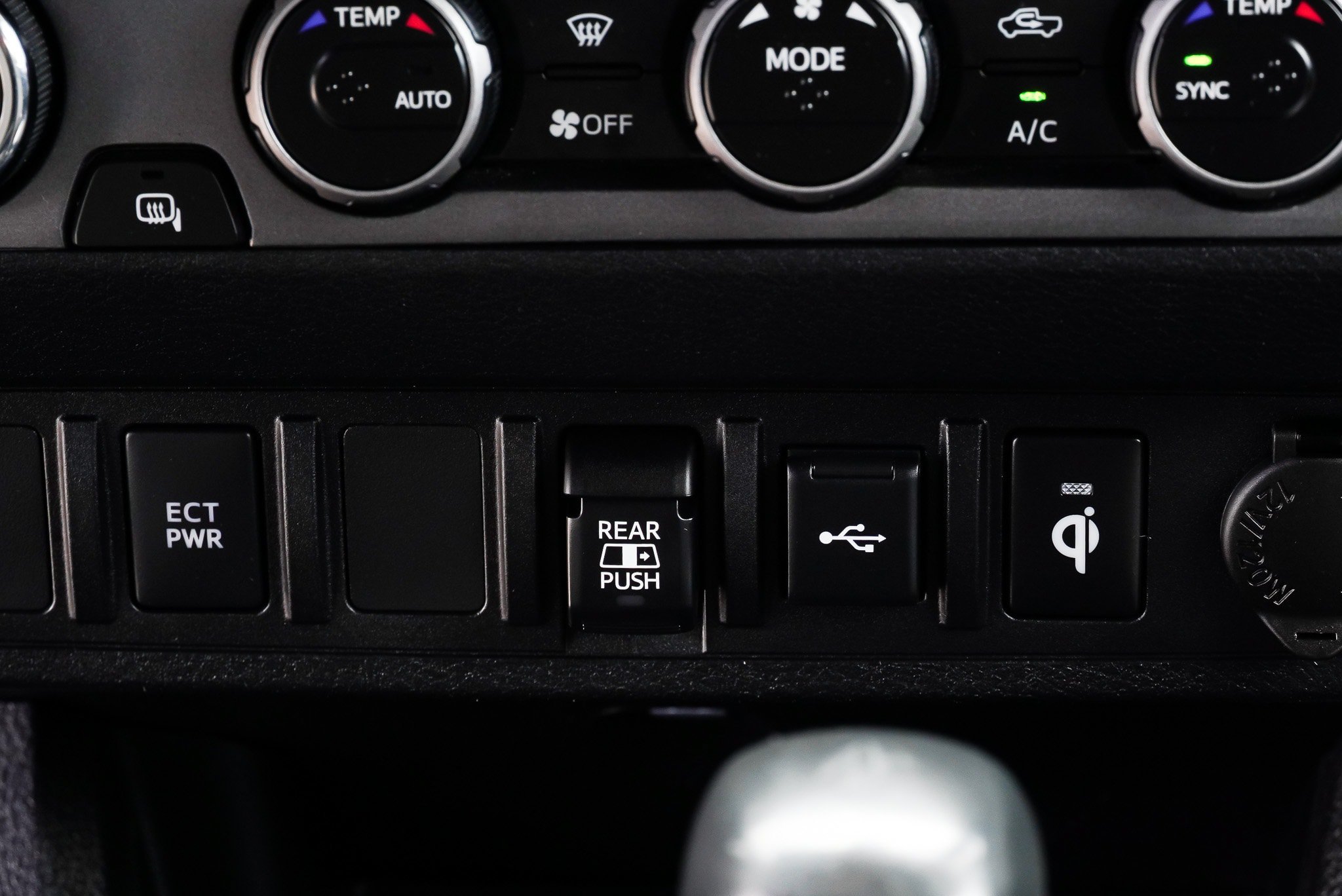 Certified 2022 Toyota Tacoma TRD Off-Road AWD/4WD image 35