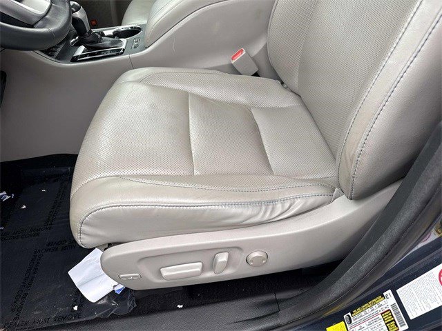 Used 2016 Toyota Highlander Limited Platinum image 15