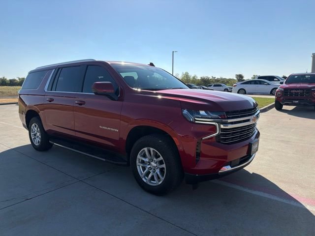 Used 2021 Chevrolet Suburban LT RWD image 5