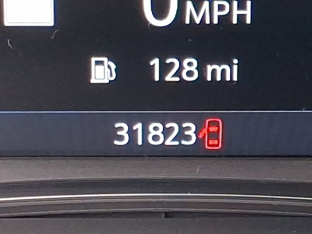 Certified 2023 Chevrolet Traverse RS image 23