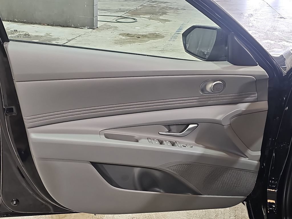 New 2026 Hyundai Elantra SEL Sport Premium FWD image 27