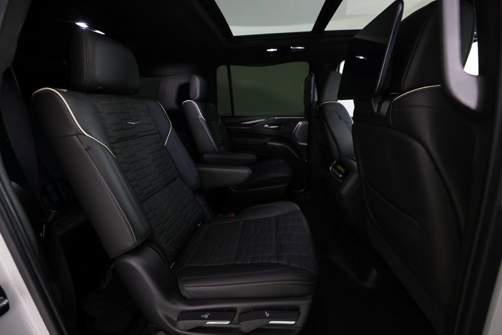 Used 2021 Cadillac Escalade ESV Sport Platinum w/ LPO, ONYX Package AWD/4WD image 10