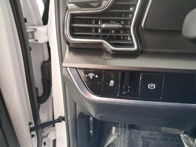 Used 2024 Kia Sportage EX FWD image 14