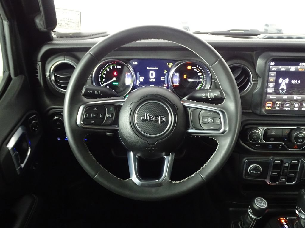 Used 2023 Jeep Wrangler Unlimited Sahara AWD/4WD image 7
