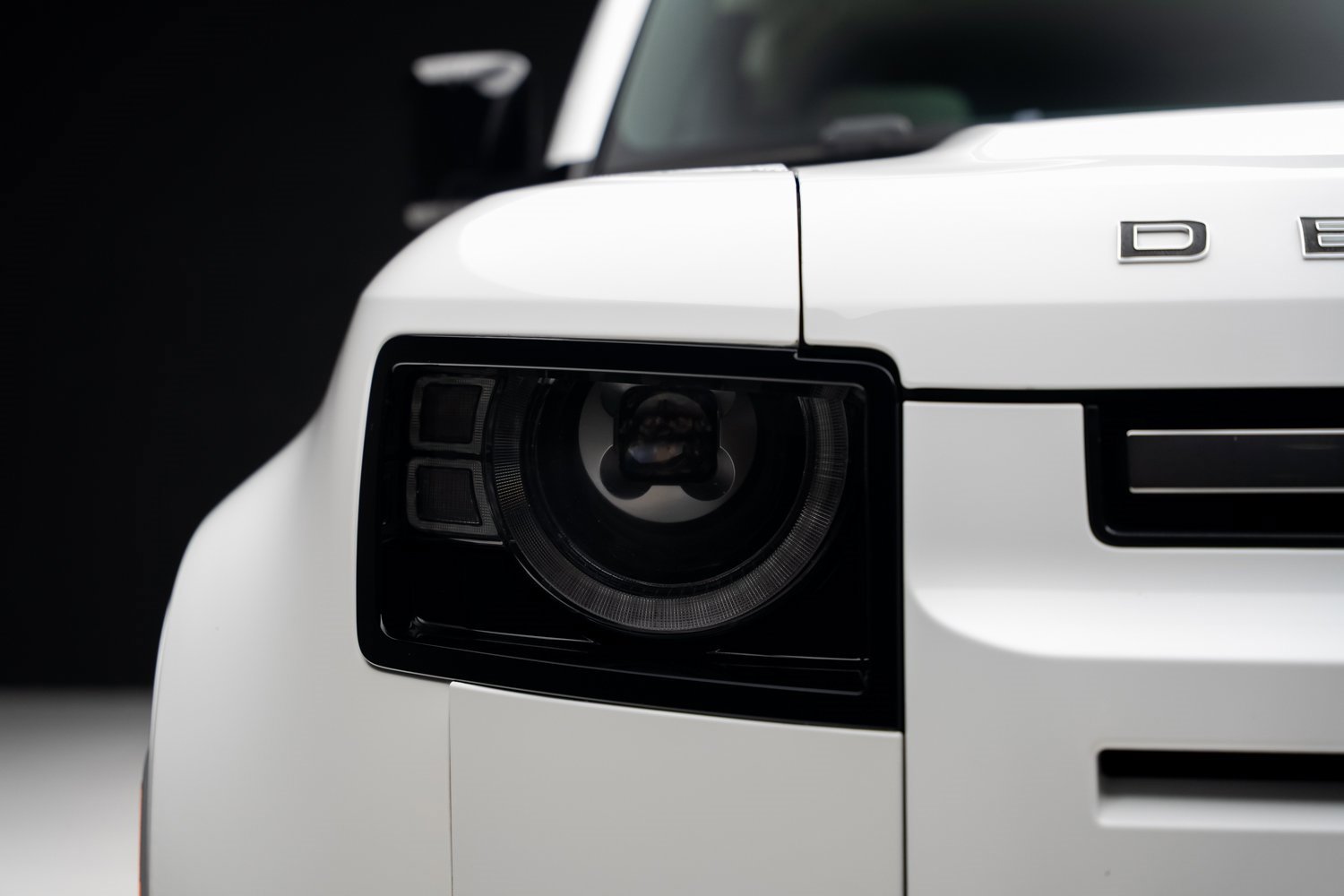 Used 2023 Land Rover Defender 130 First Edition image 8