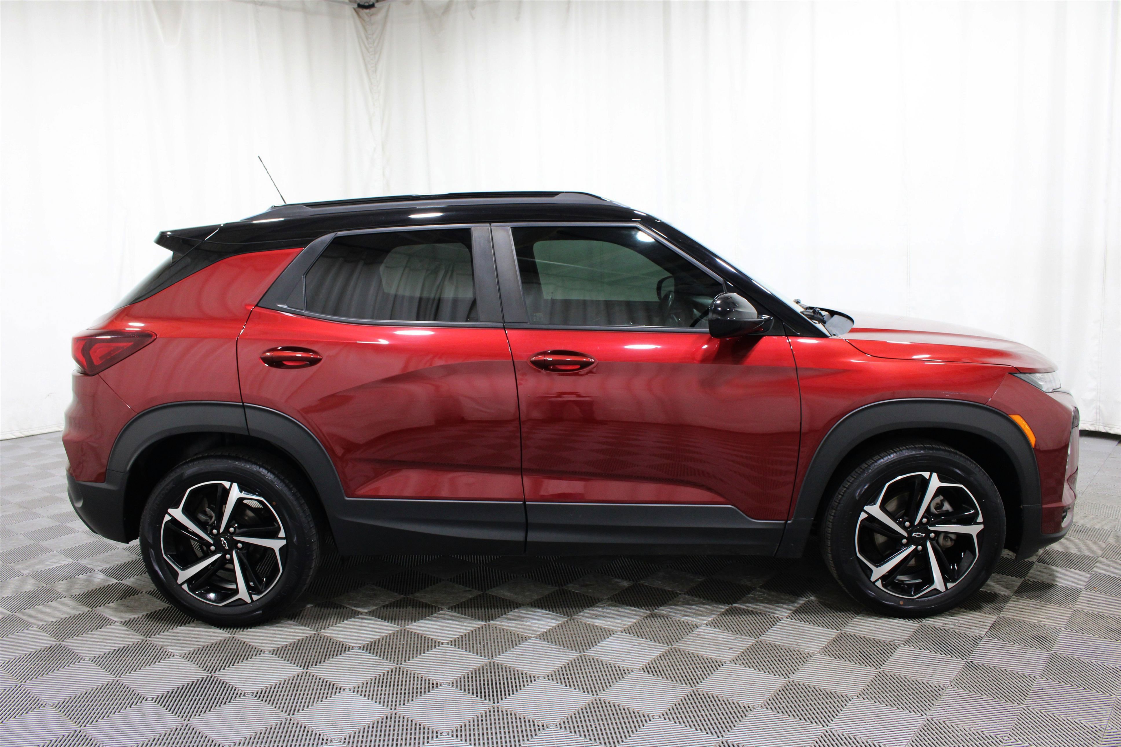 Used 2022 Chevrolet TrailBlazer RS w/ Sun and Liftgate Package image 28
