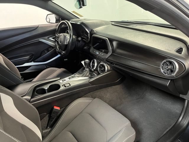 Used 2019 Chevrolet Camaro LT w/ Technology Package RWD image 11