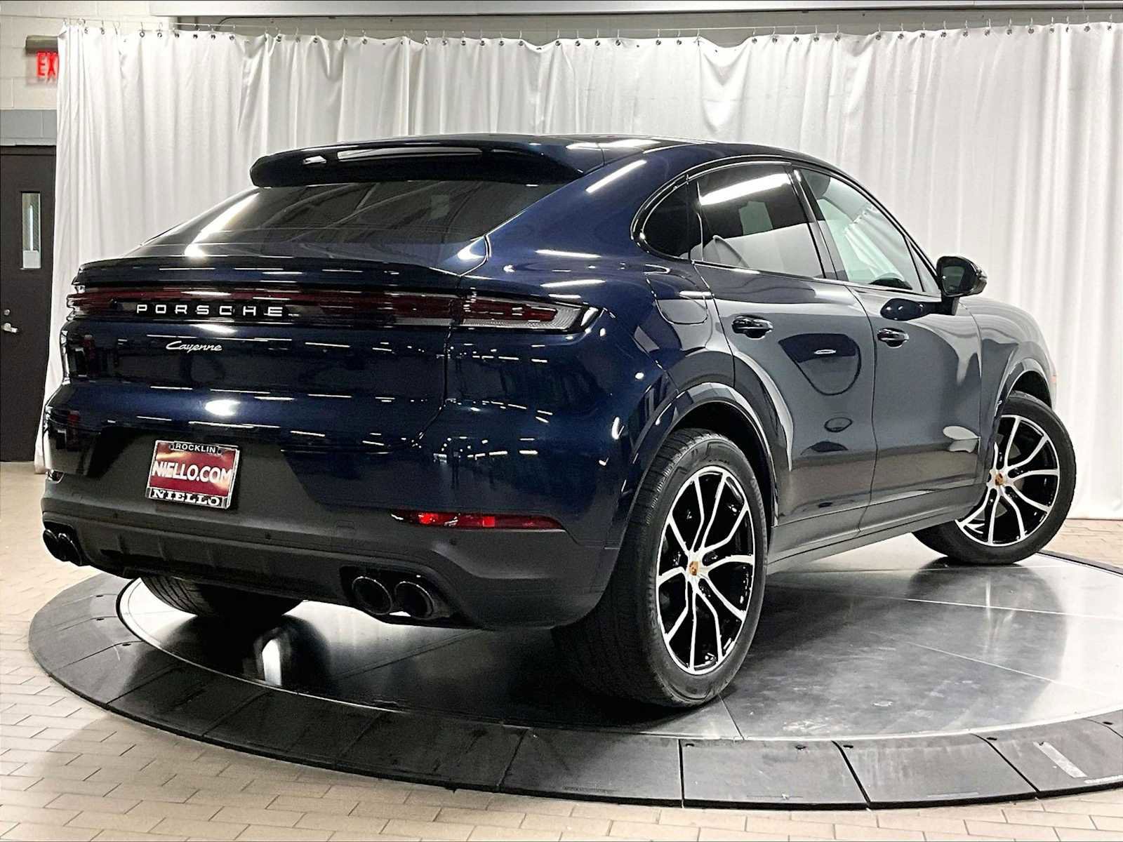 Used 2025 Porsche Cayenne Coupe image 10