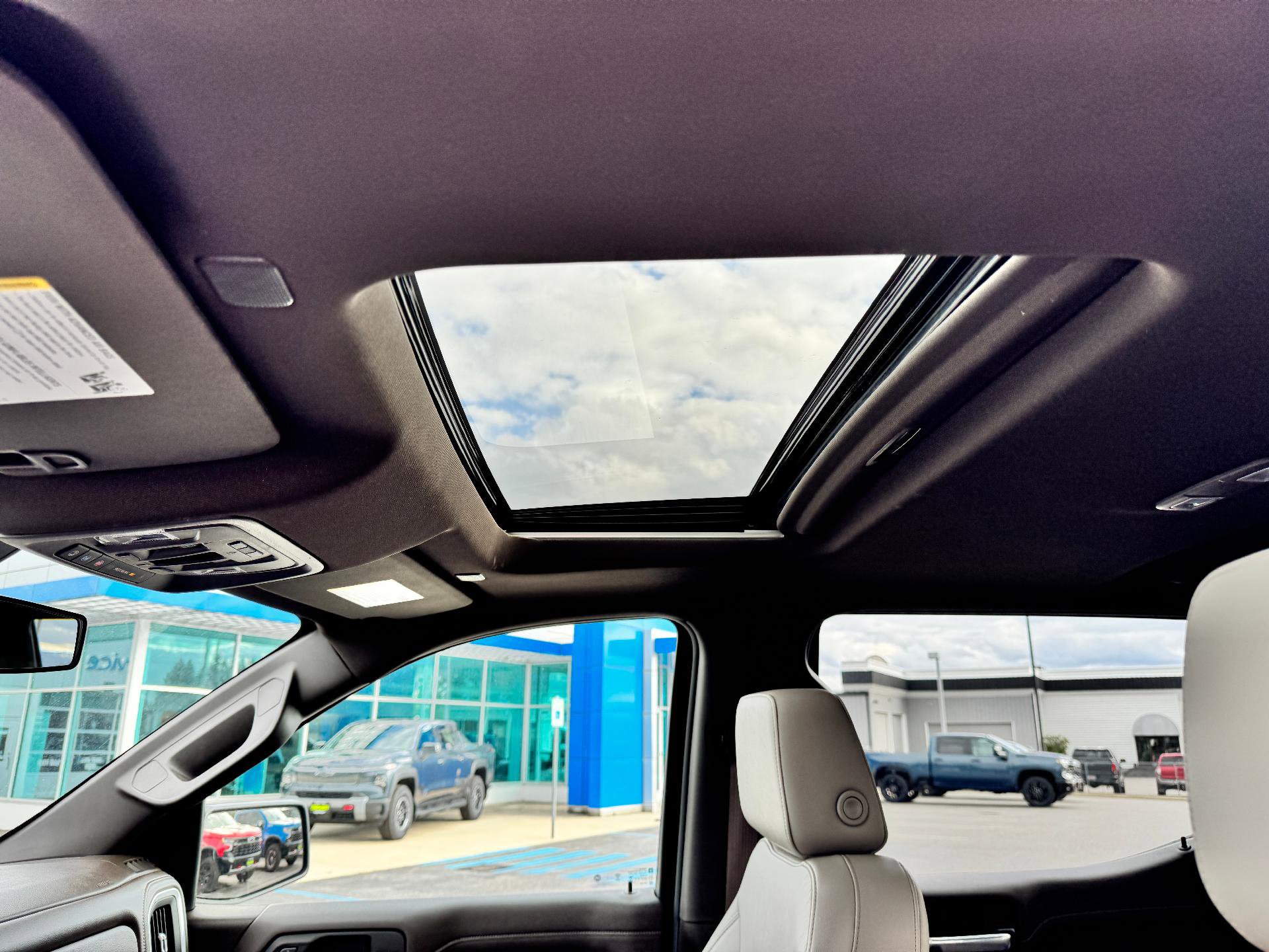 Used 2022 Chevrolet Silverado 1500 LT Trail Boss w/ Convenience Package II image 36