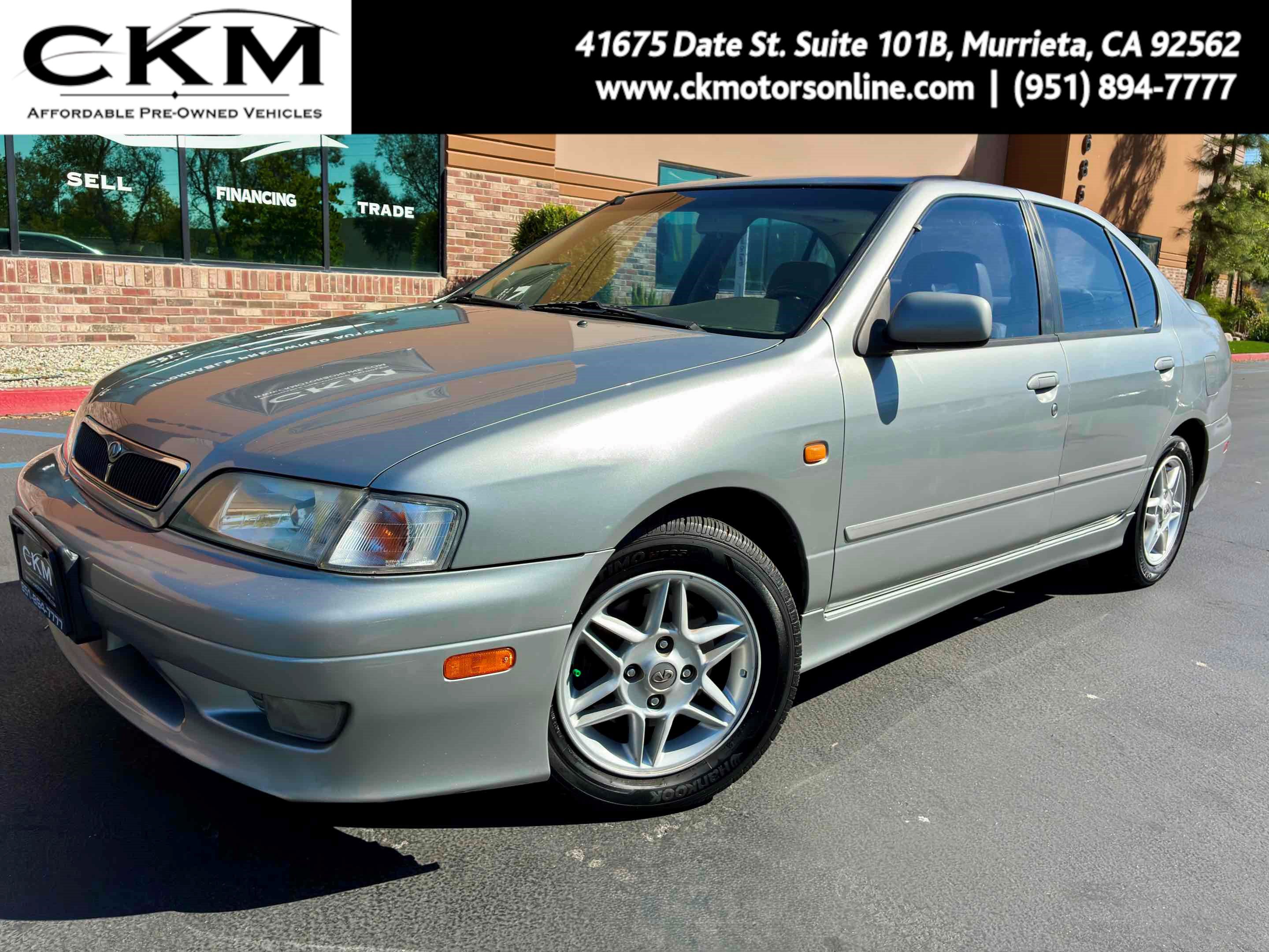 Used 1999 INFINITI G20 FWD image 1