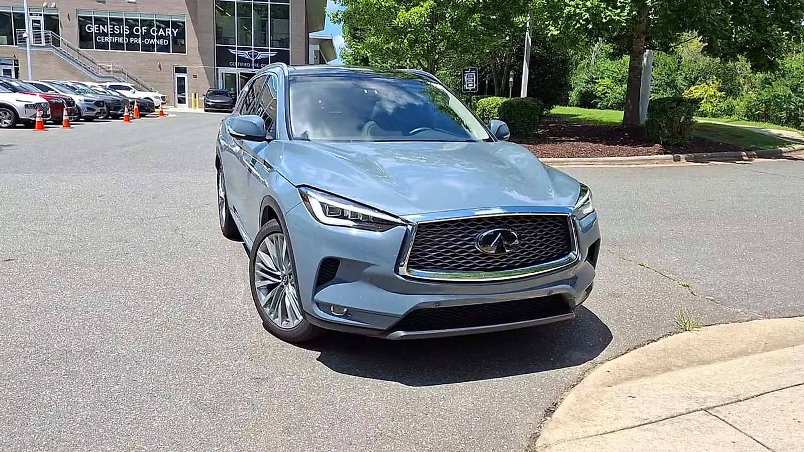 Used 2024 INFINITI QX50 Sensory image 3