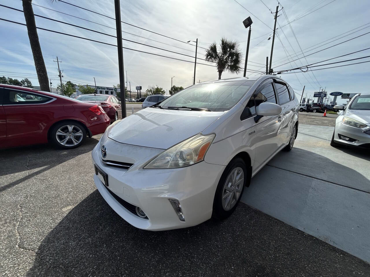 Used 2014 Toyota Prius V Three FWD image 2