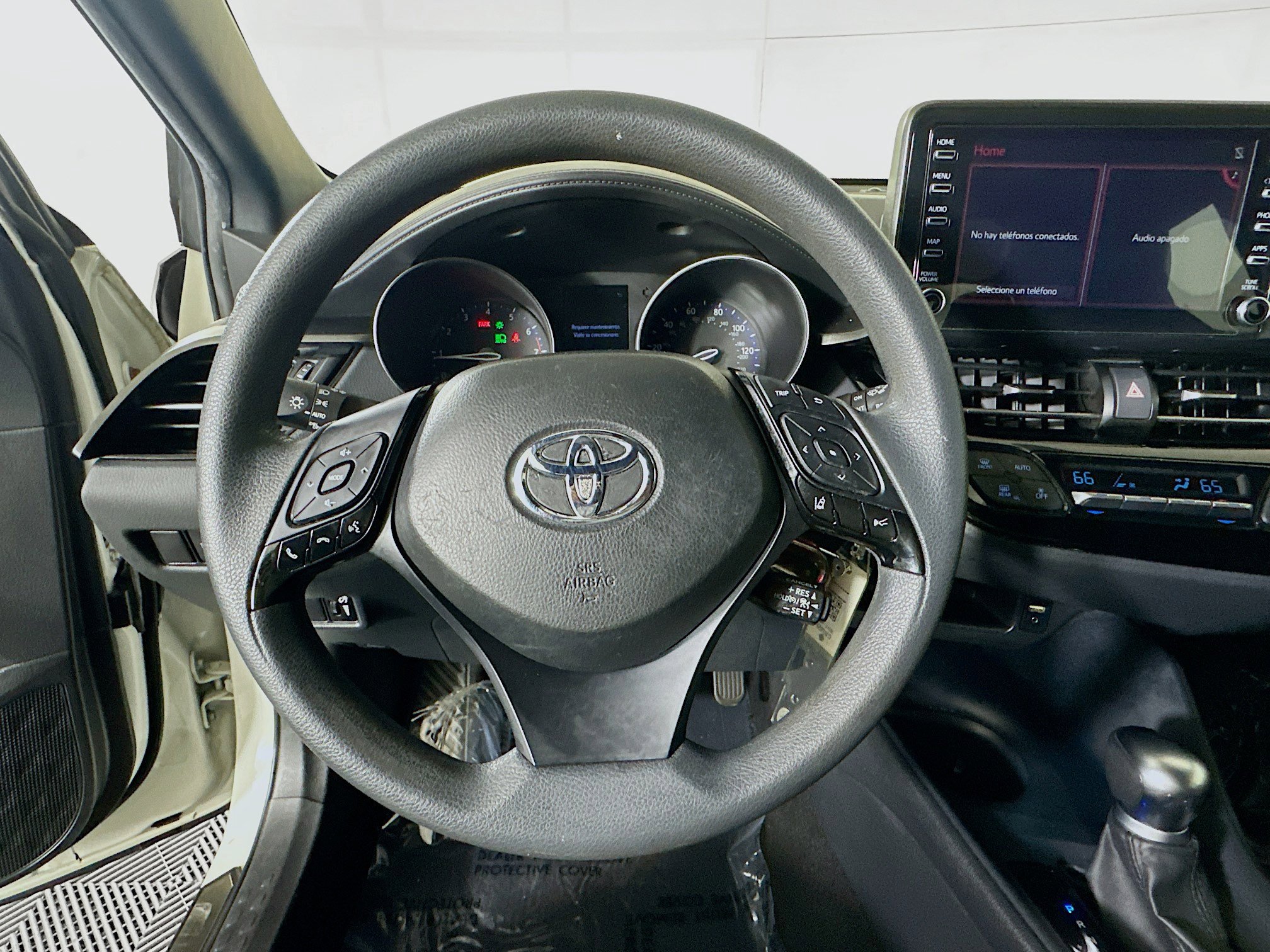 Used 2019 Toyota C-HR LE FWD image 15