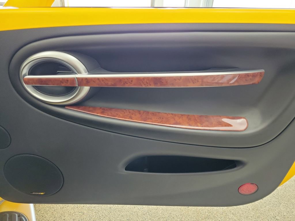 Used 2004 Chevrolet SSR w/ Preferred Equipment Group image 18