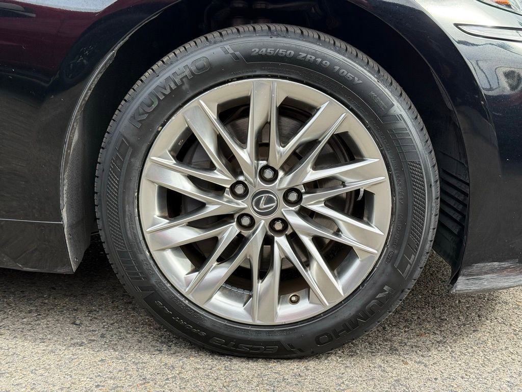 Used 2019 Lexus LS 500 w/ Accessory Package (Z2) RWD image 16