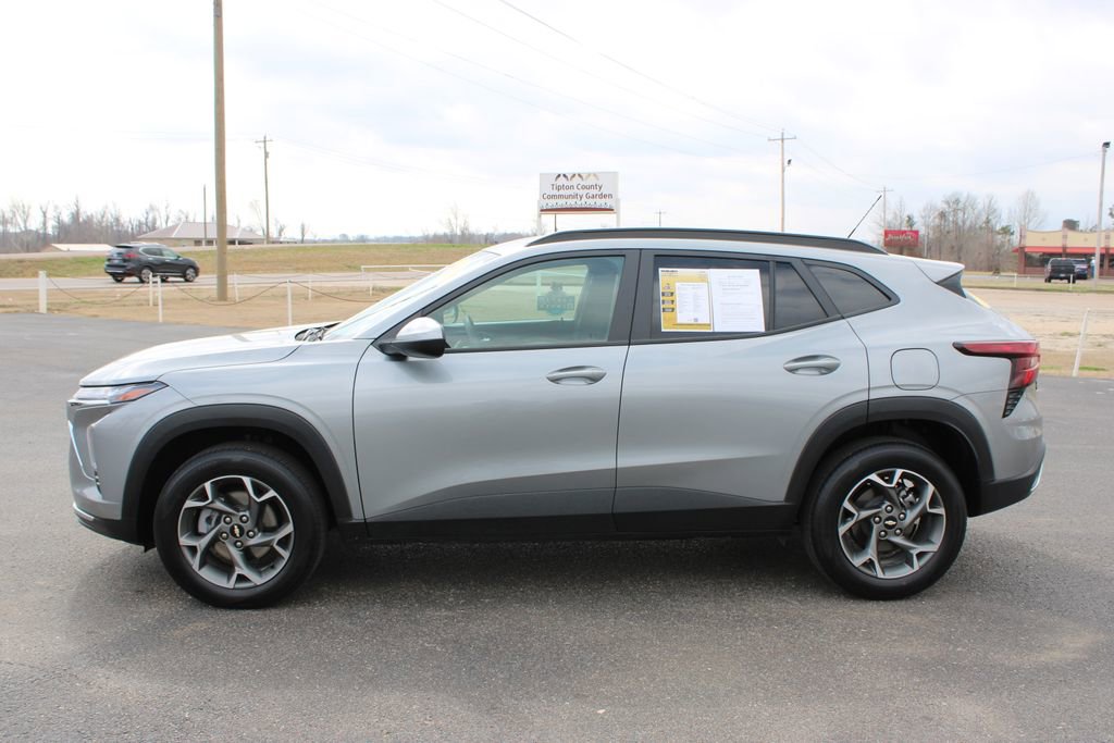 Used 2025 Chevrolet Trax LT image 6