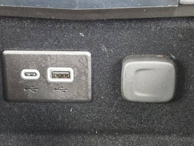 Used 2024 Cadillac XT4 Premium Luxury w/ Technology Package image 7