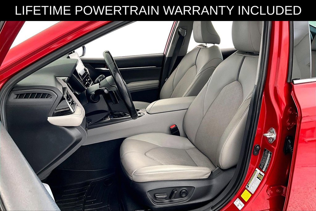Used 2022 Toyota Camry XSE FWD image 32